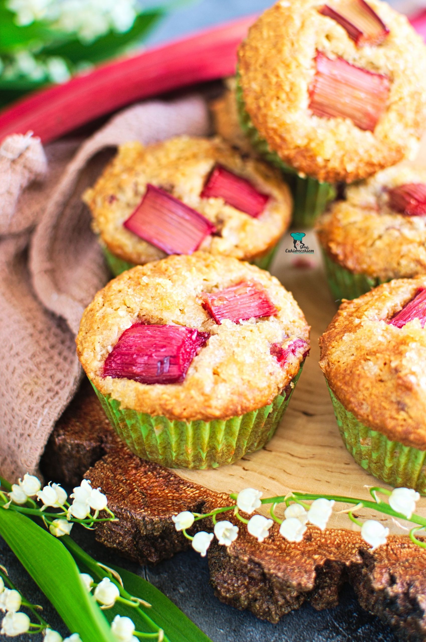 Muffinki gryczane z kokosem i rabarbarem