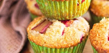 Muffinki gryczane z kokosem i rabarbarem