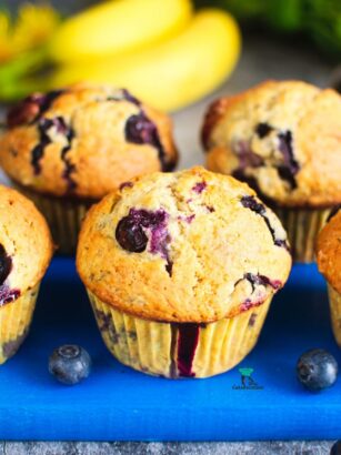 Muffinki z bananem i borówkami