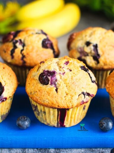 Muffinki z bananem i borówkami