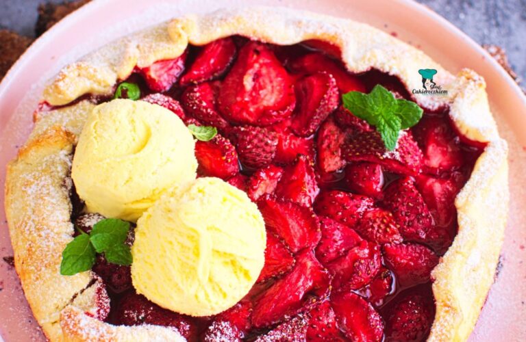 Tarta rustykalna z truskawkami