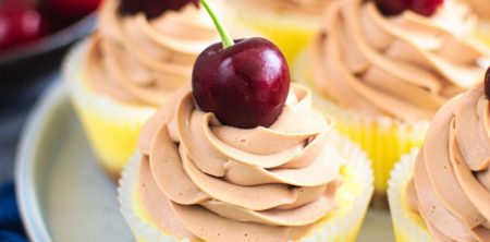 Mini serniczki z kremem czekoladowym