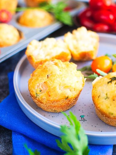 Muffiny z szynką i serem