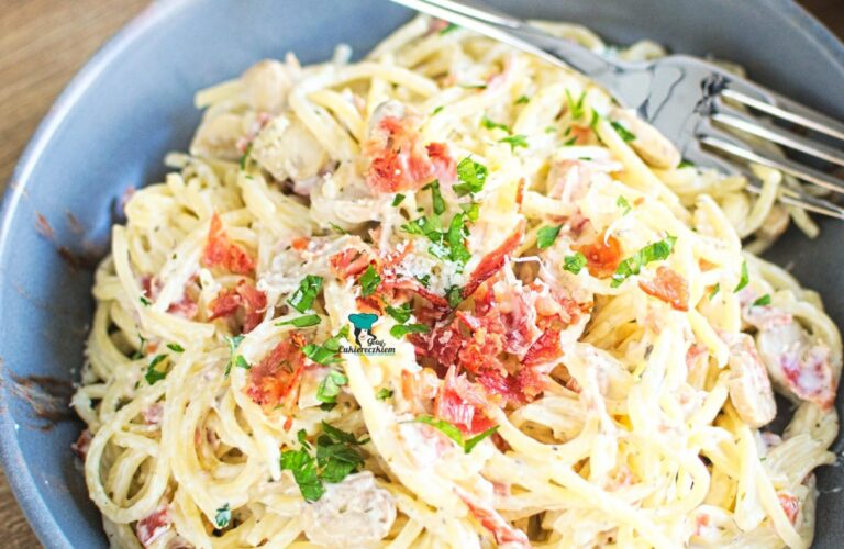 Spaghetti z serkiem kremowym w stylu carbonara