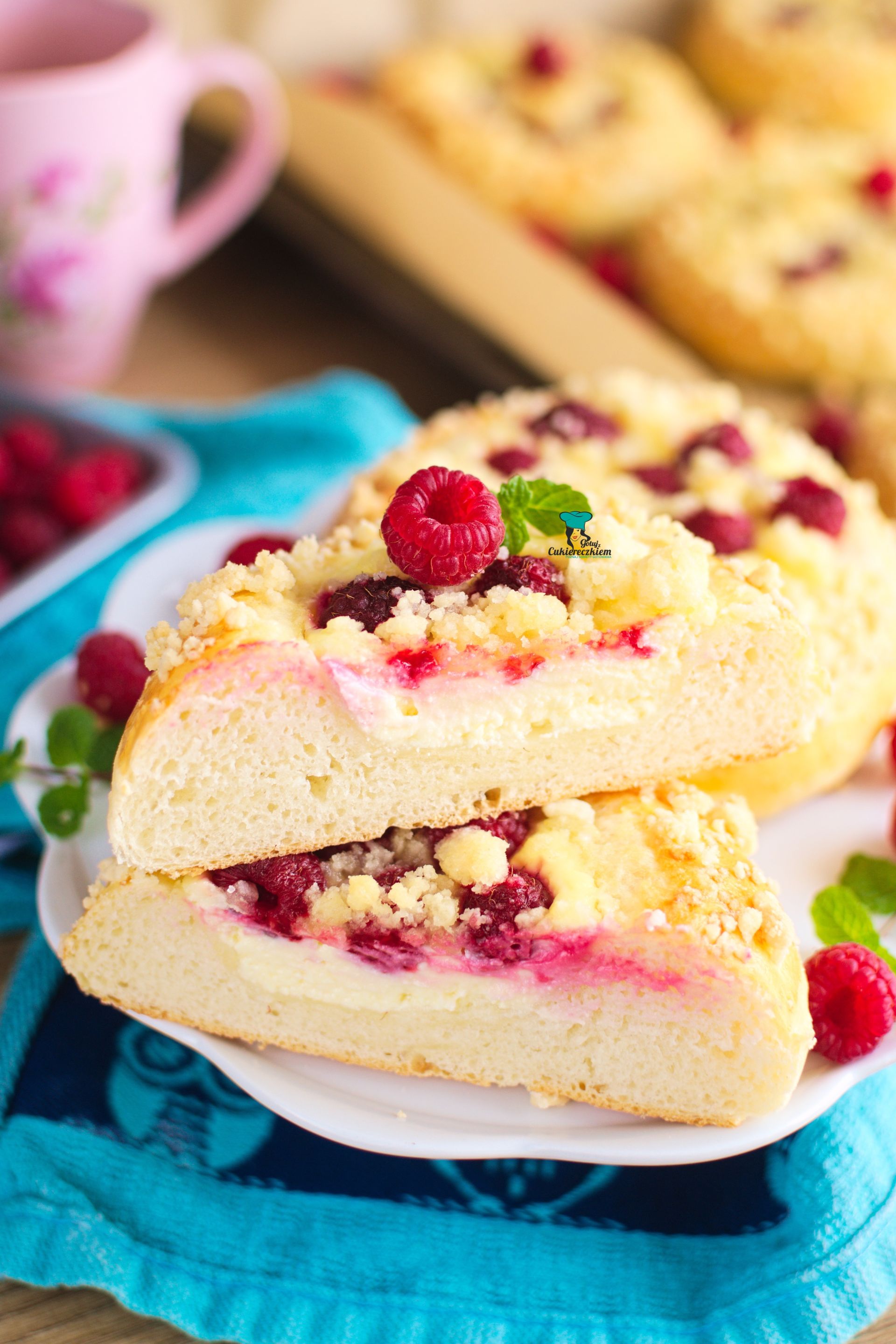 Drożdżówki z serem i malinami