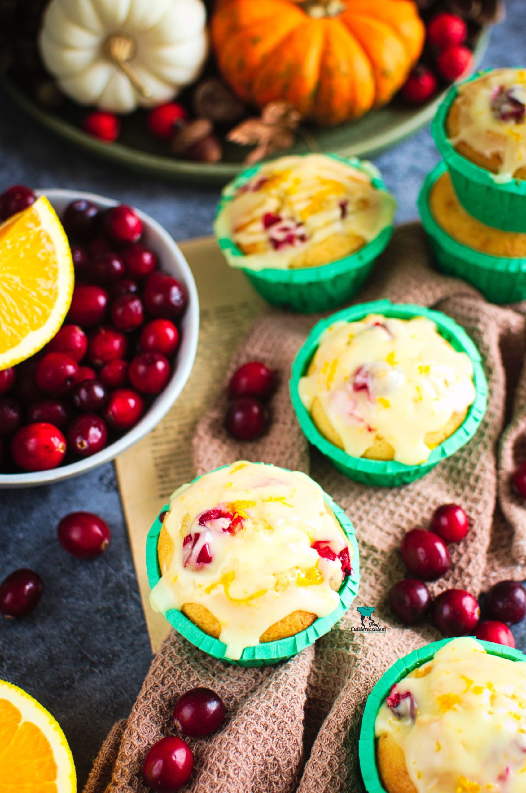 Muffinki pomarańczowa z żurawiną