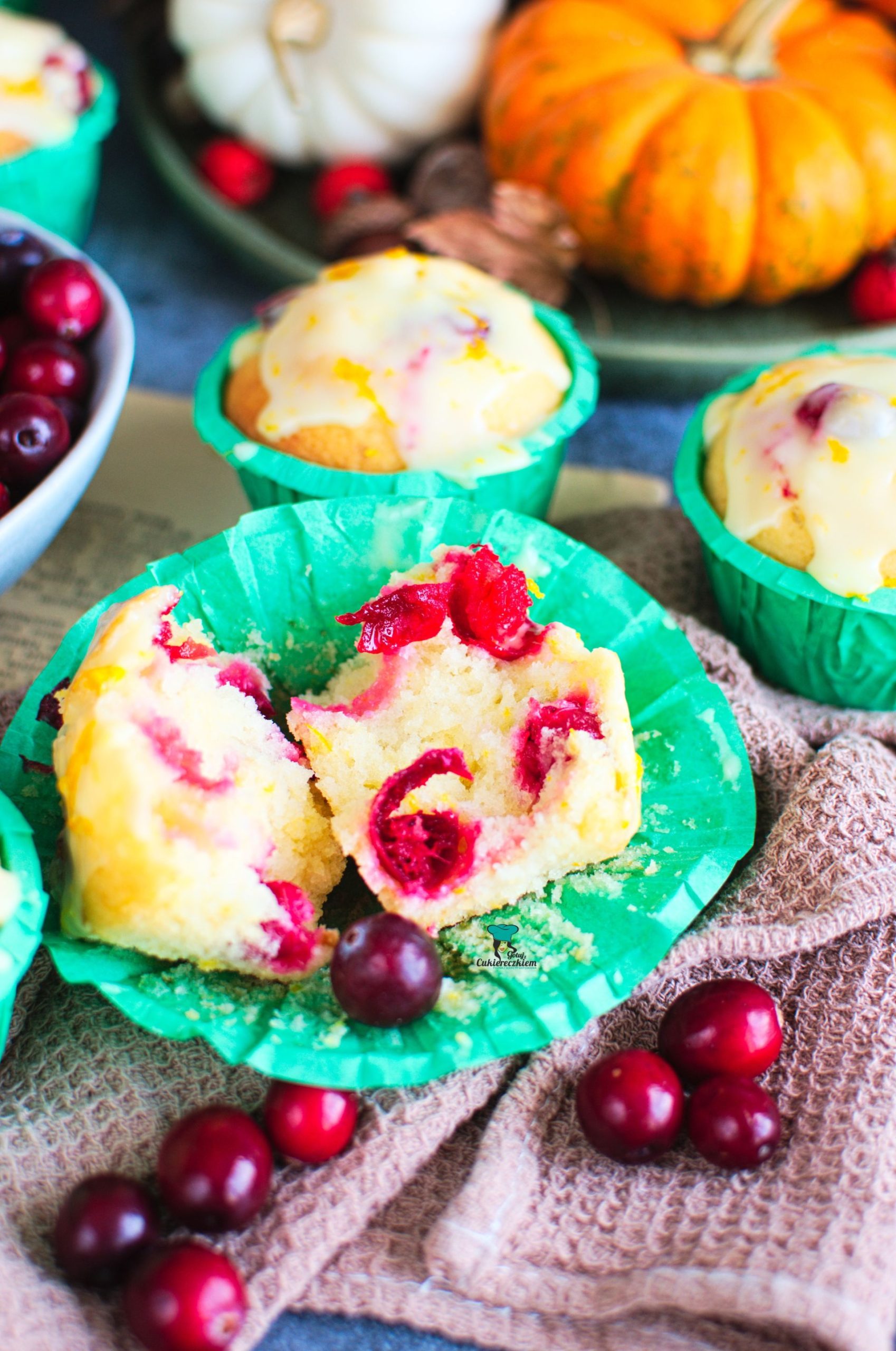 Muffinki pomarańczowa z żurawiną