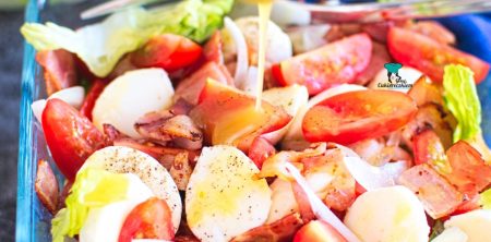 Sałatka z boczkiem i mozzarellą