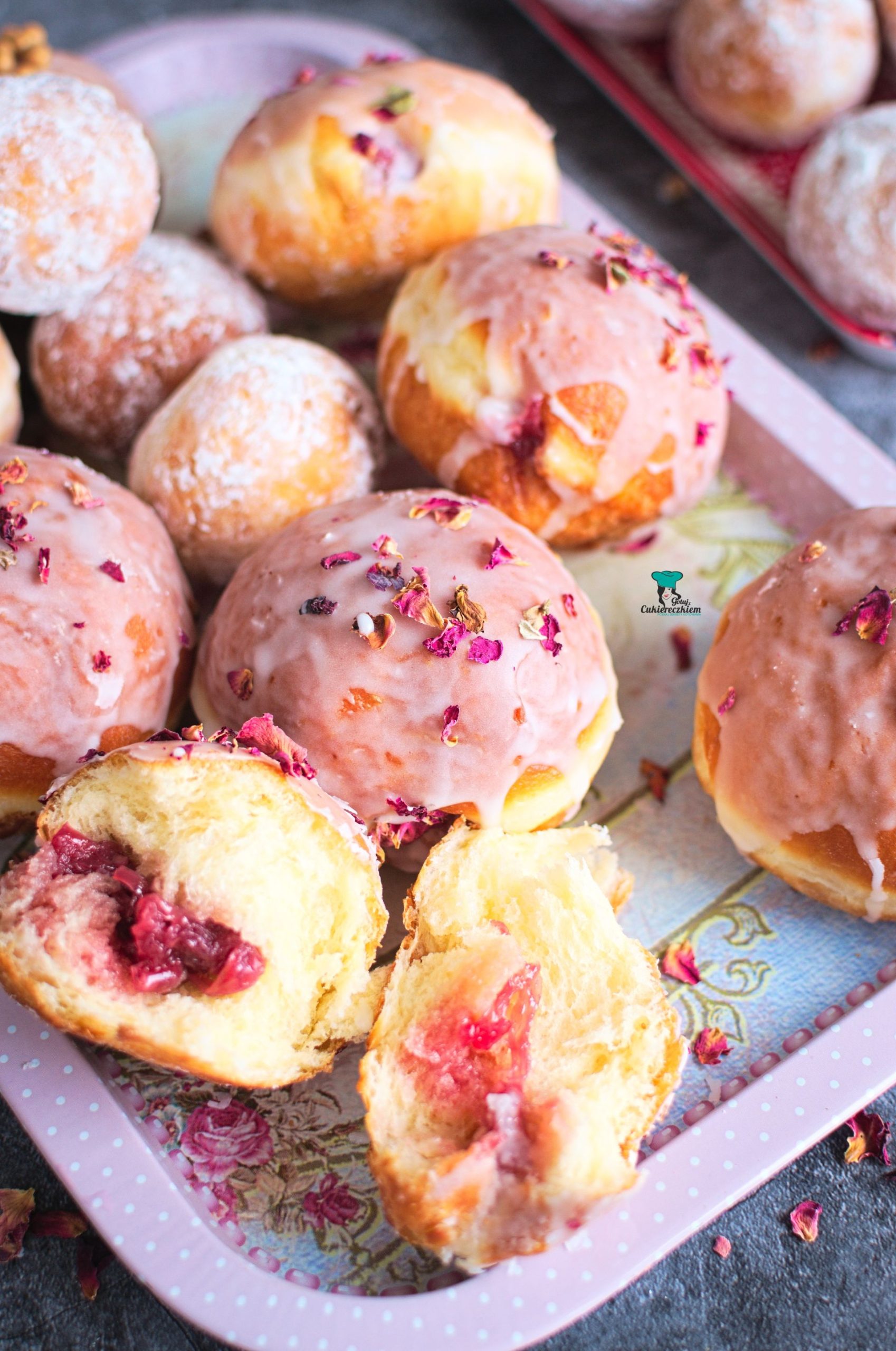 Pączki z różą