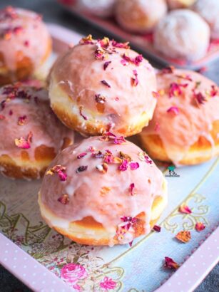 Pączki z różą