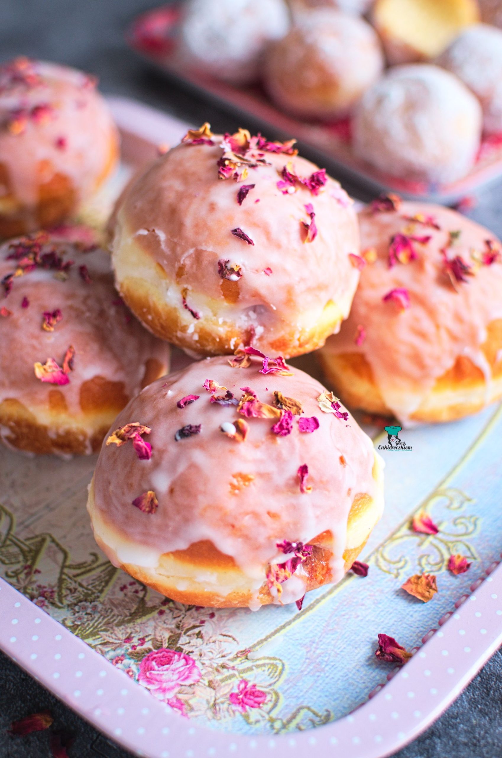 Pączki z różą