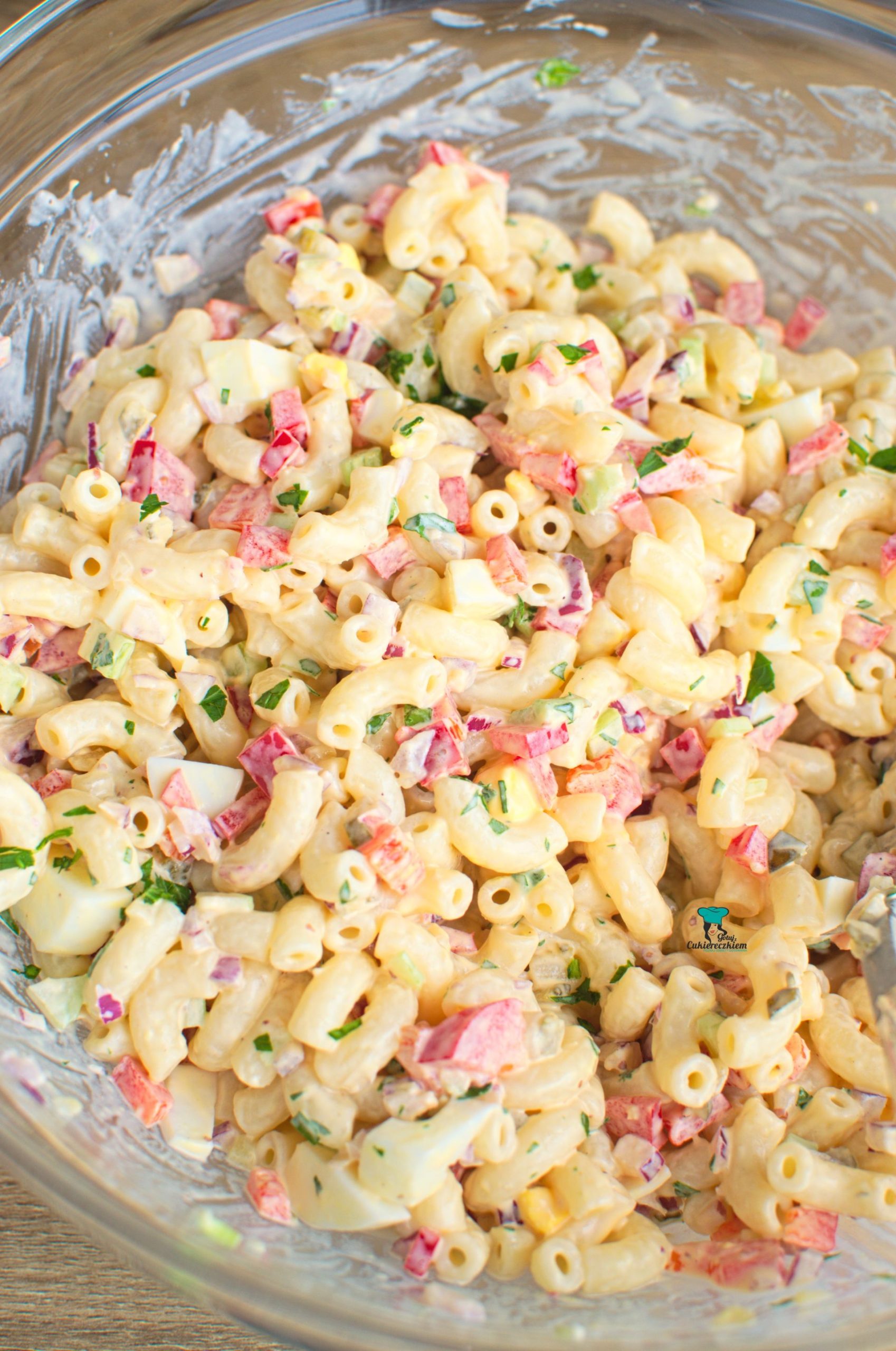 Amerykańska sałatka makaronowa (macaroni salad)