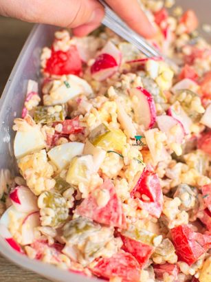 Sałatka z kaszą bulgur i jajkiem