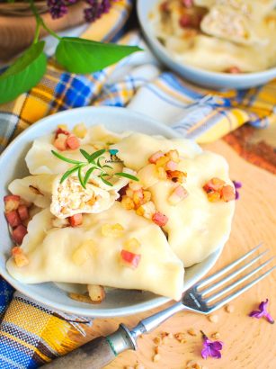 Pierogi z kaszą gryczaną i twarogiem