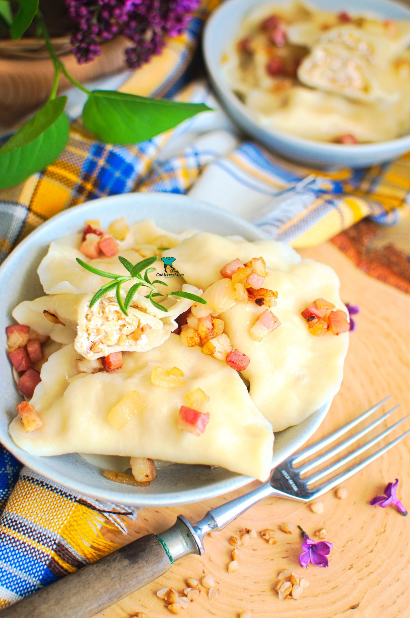 Pierogi z kaszą gryczaną i twarogiem