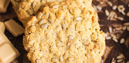 Ciastka owsiane ze słonecznikiem i czekoladą karmelową