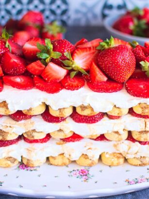 Proste tiramisu z truskawkami