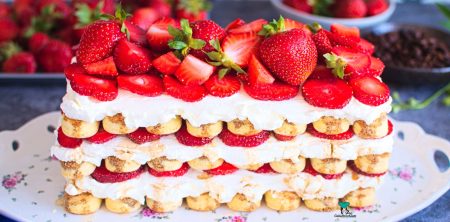 Proste tiramisu z truskawkami