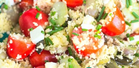 Sałatka z kaszą kuskus z bobem i pomidorkami