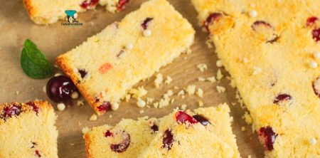 Ciasto kokosowe z czekoladą i wiśniami czyli kokosowe batoniki