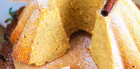 Babka z tartymi jabłkami