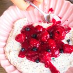 Babka z białą czekoladą i żurawiną