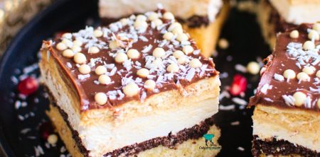 Makowiec śnieżny z kajmakiem