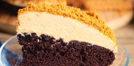 Ciasto czekoladowe z kremem Lotus (Kopiec Lotus Biscoff)