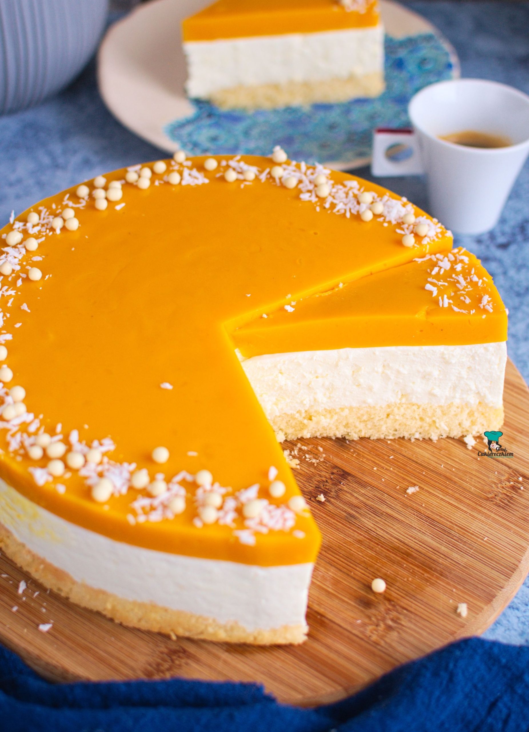 Ciasto z białą czekoladą, kokosem i mango