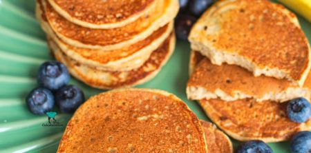 Placuszki bananowe z serkiem wiejskim