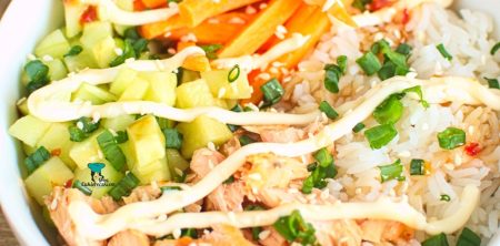 Proste sushi bowl z łososiem