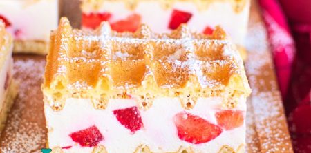 Ciasto na gofrach z truskawkami