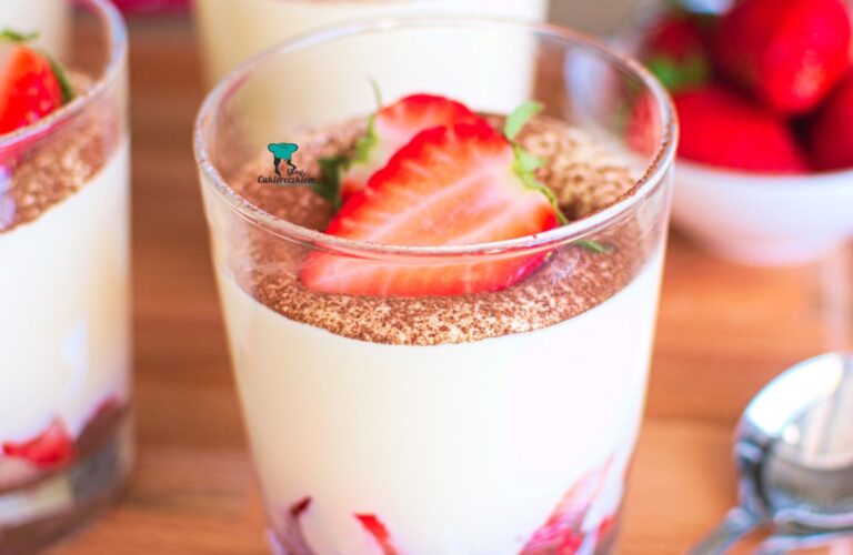 Włoski deser z truskawkami (crema di fragola)