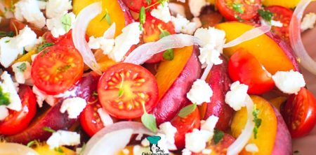 Sałatka z brzoskwinią i fetą