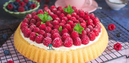 Tarta biszkoptowa z malinami