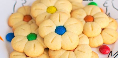 Kruche ciasteczka kwiatuszki