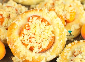 Drożdżówki z morelami