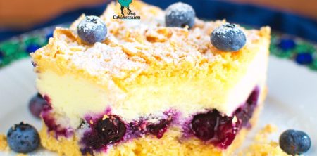 Kruche ciasto z sernikową pianką i borówkami