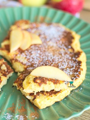 Omlet twarogowy z jabłkiem