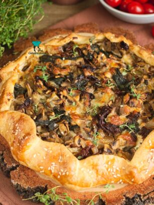 Tarta rustykalna z pieczarkami, suszonymi pomidorami i szpinakiem