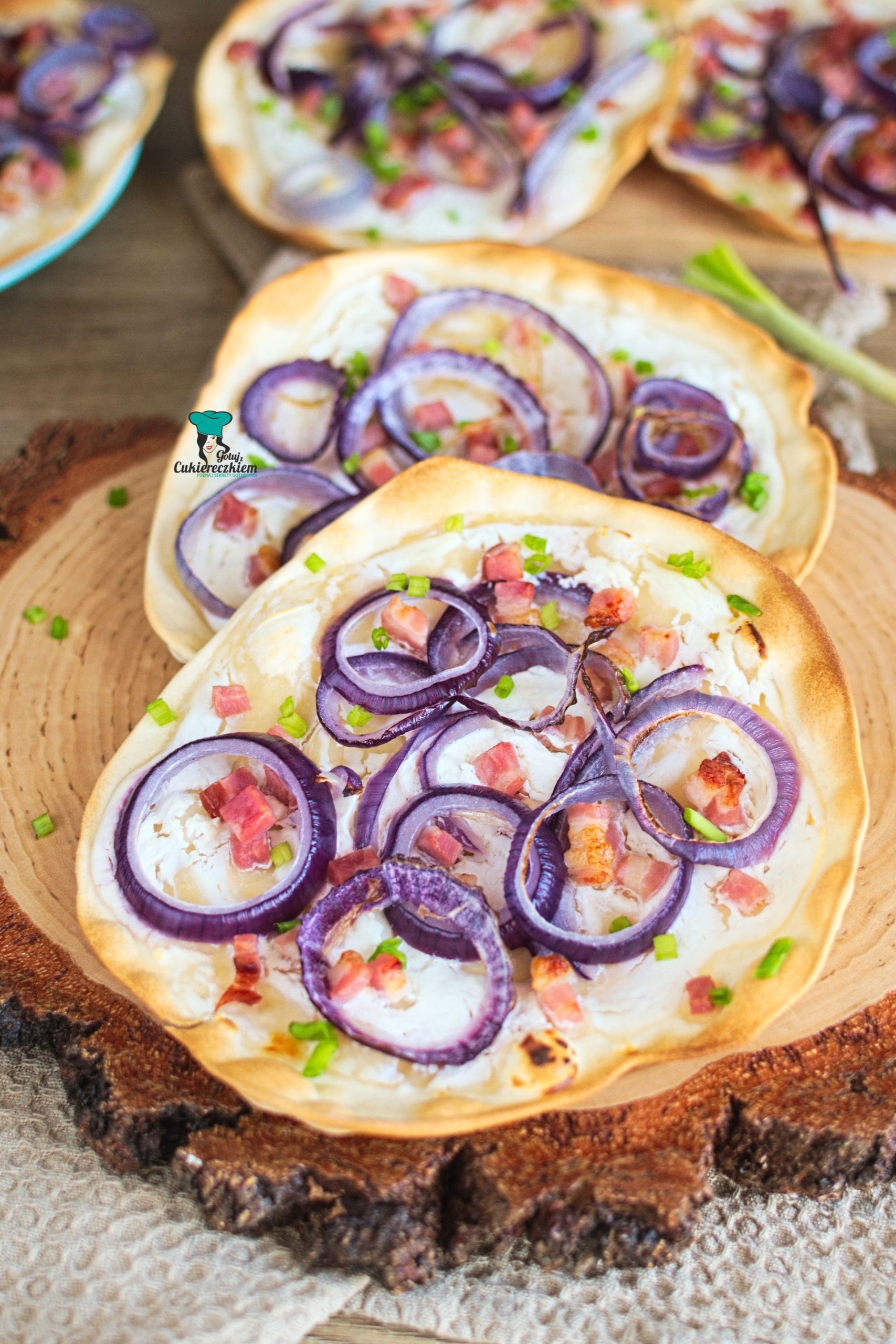 Mini podpłomyki alzackie (flammkuchen)