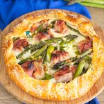 Tarta rustykalna ze szparagami i boczkiem