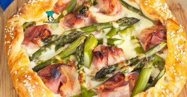 Tarta rustykalna ze szparagami i boczkiem