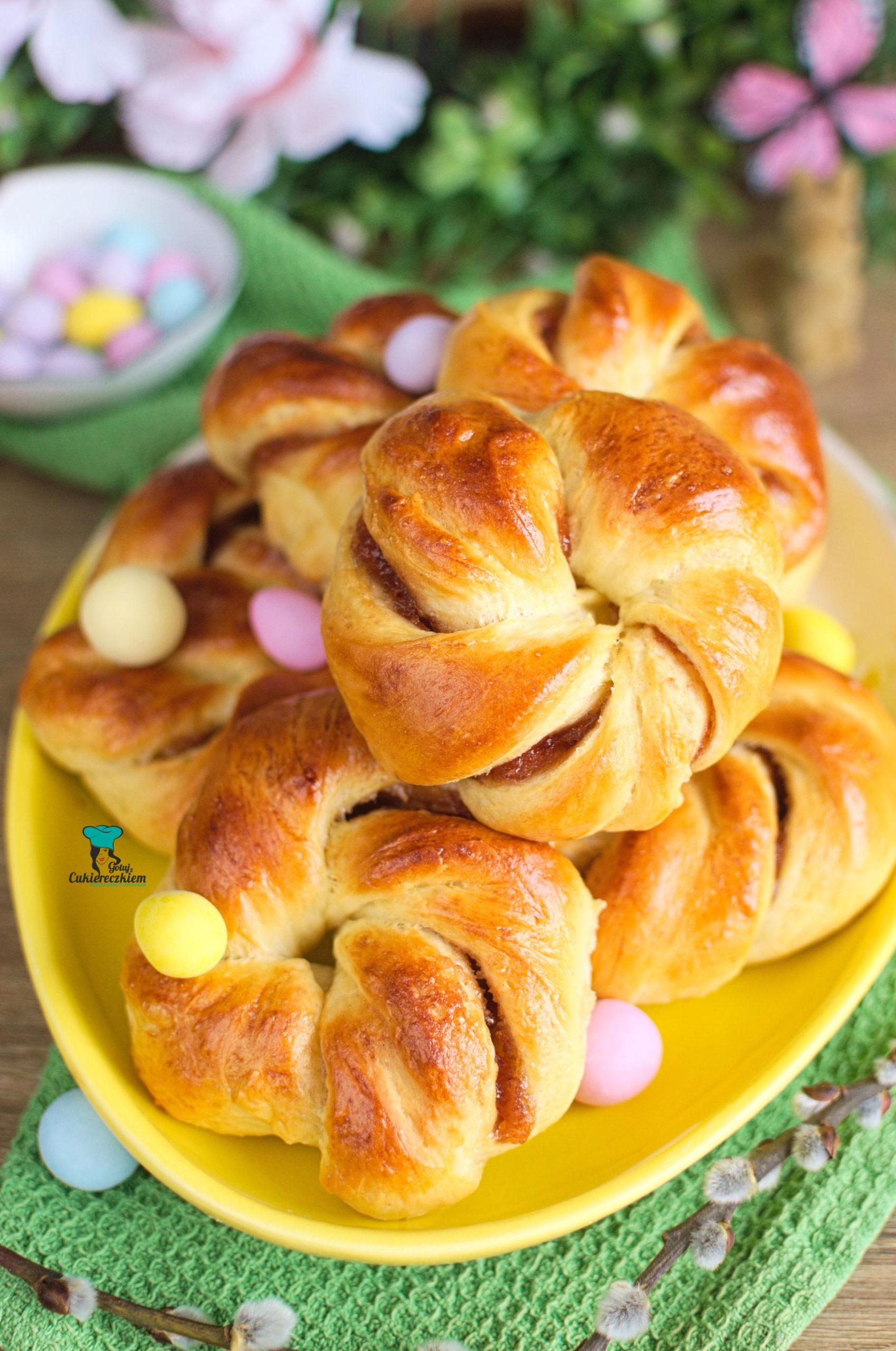 Zakręcone drożdżówki z marmoladą
