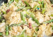 Makaron orzo ze szparagami i kurczakiem