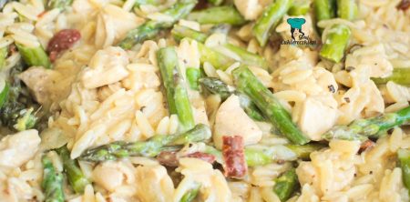 Makaron orzo ze szparagami i kurczakiem