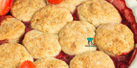 Cobbler z truskawkami i malinami